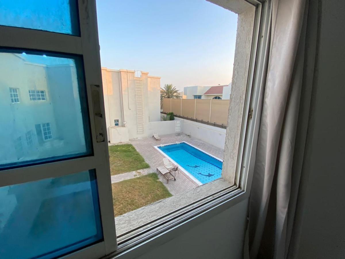 דובאי Comfortable Private Rooms In Compound Housing מראה חיצוני תמונה