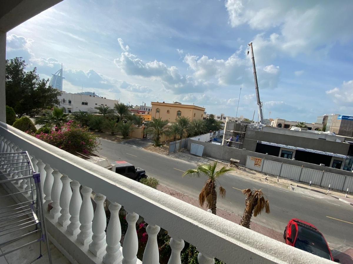 דובאי Comfortable Private Rooms In Compound Housing מראה חיצוני תמונה