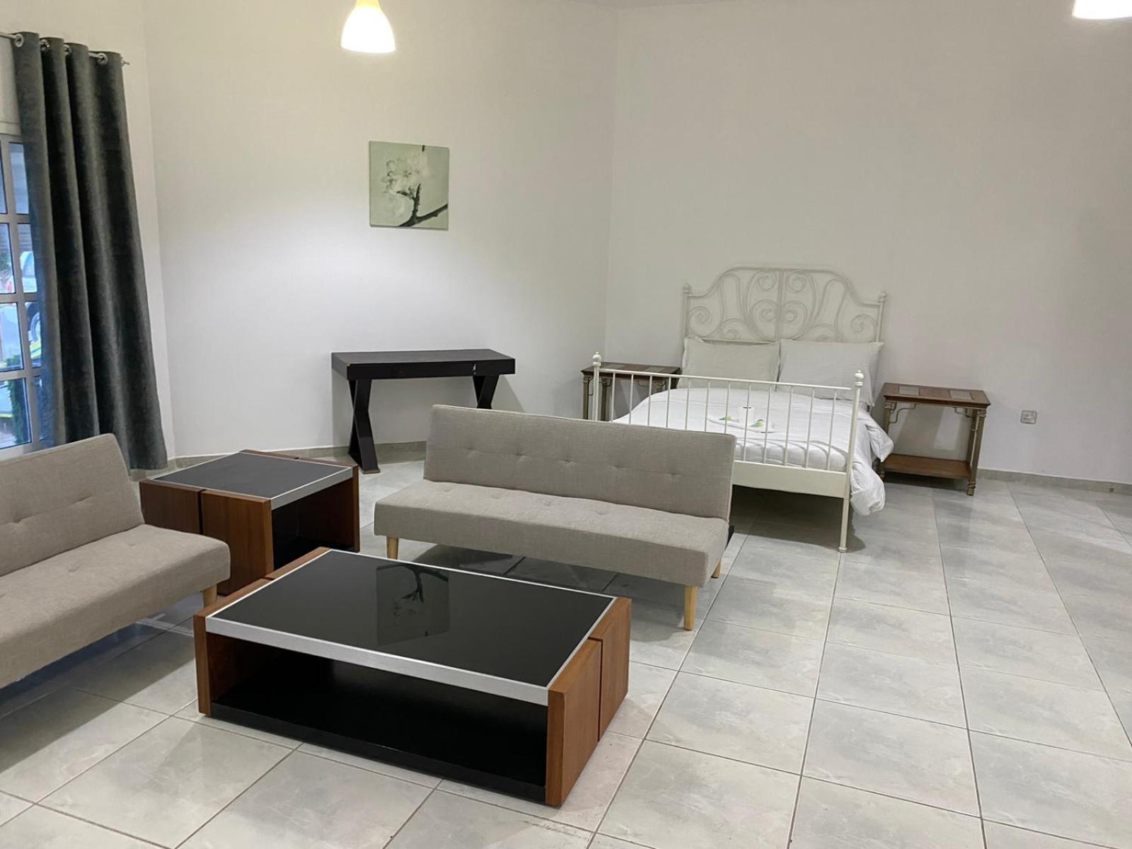 דובאי Comfortable Private Rooms In Compound Housing מראה חיצוני תמונה